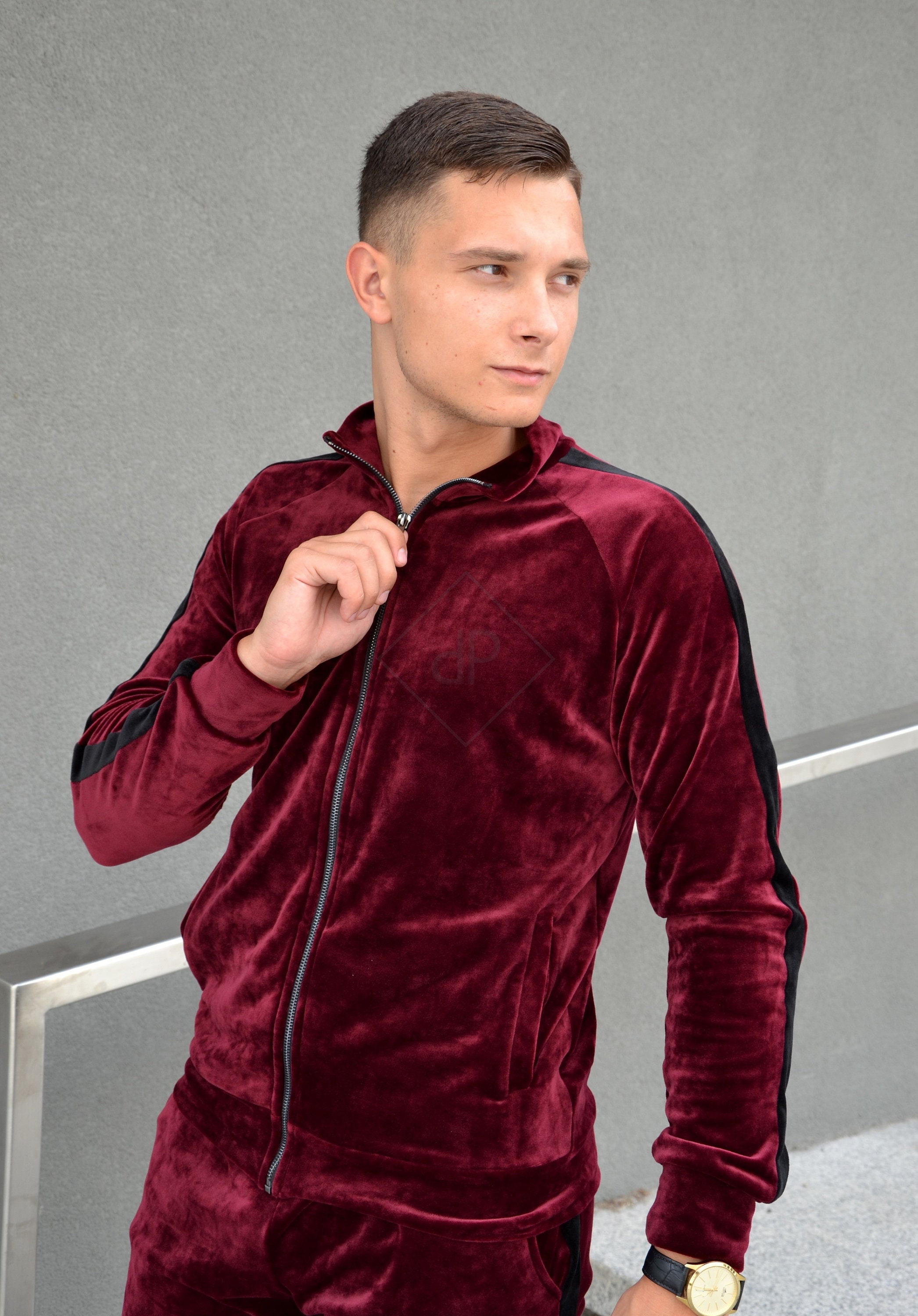 Source Custom Fashion Velvet Tracksuit Mens Velvet Set Long Sleeve Suits Velour  Tracksuit Sets for Men Sporting Suit on m.