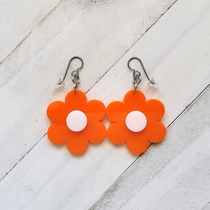 Retro Acrylic Flower Power Dangle Earrings, Floral Dangle Earrings,  Retro Jewelry Gift, Boho Summer Floral 70s Style Jewelry