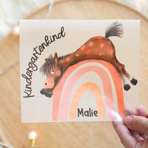 Bügelbild Kindergartenkind personalisiert – Pferd & Regenbogen – Name und Alter – für T-Shirt zum Kita-Start – A4 oder A5