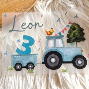 Immagine stirabile trattore con rimorchio compleanno personalizzata con nome e numero fattoria bambini maglietta regalo nascita iscrizione scuola