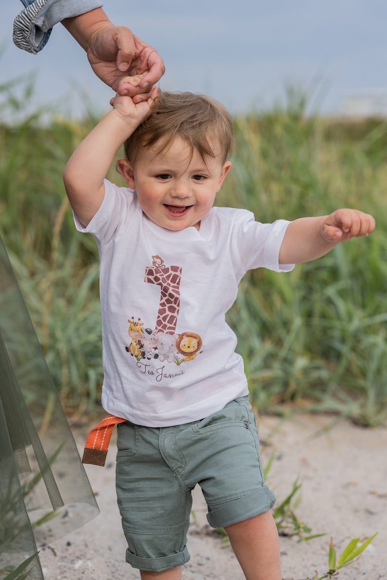 T-Shirt Anniversaire Chemise Personnalisé Anniversaire Enfant Garçon Fille Jungle Animaux Safari Girafe Zèbre Lion Wild One image 2