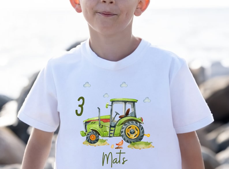 T-Shirt Geburtstagsshirt personalisiert Geburtstagskind Junge Mädchen Traktor grün Trecker Bauernhof Bauernhoftiere Bild 2