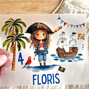 Immagine termoadesiva personalizzata di una ragazza pirata – con nome ed età – festeggiata – maglietta da pirata – immagine termoadesiva per compleanno bambini