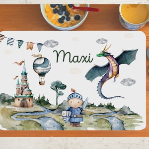 Set de table avec nom enfants garçon fille textile dragon château de dragon conte de fée