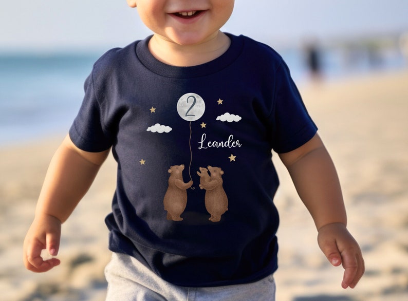 T-Shirt Geburtstagsshirt personalisiert Geburtstagskind Junge Mädchen Dschungeltiere Bär Mond Mama und Baby Bild 1