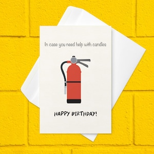 Nel caso in cui hai bisogno di aiuto con candele estintore biglietto d'auguri / divertente biglietto d'auguri / molte candele scherzo pericolo di incendio / biglietto per lui