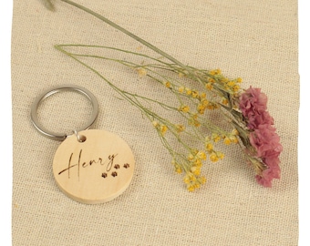 Schlüsselanhänger mit dem Namen deines Tieres - in Handschrift mit Pfötchen