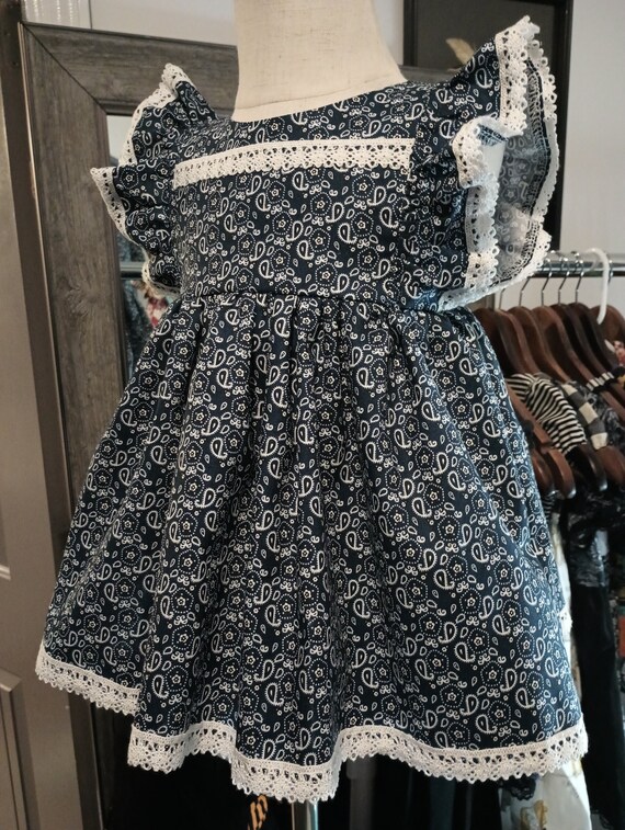 Blue and White paisley dress top, bloomers, paisley, Blue dress top, paisley bloomers, paisley ruffle top and shorts, rts, size 3t, 3 t Blue and White paisley dress top, bloomers, paisley, Blue dress top, paisley bloomers, paisley ruffle top and shorts, rts, size 3t, 3 t