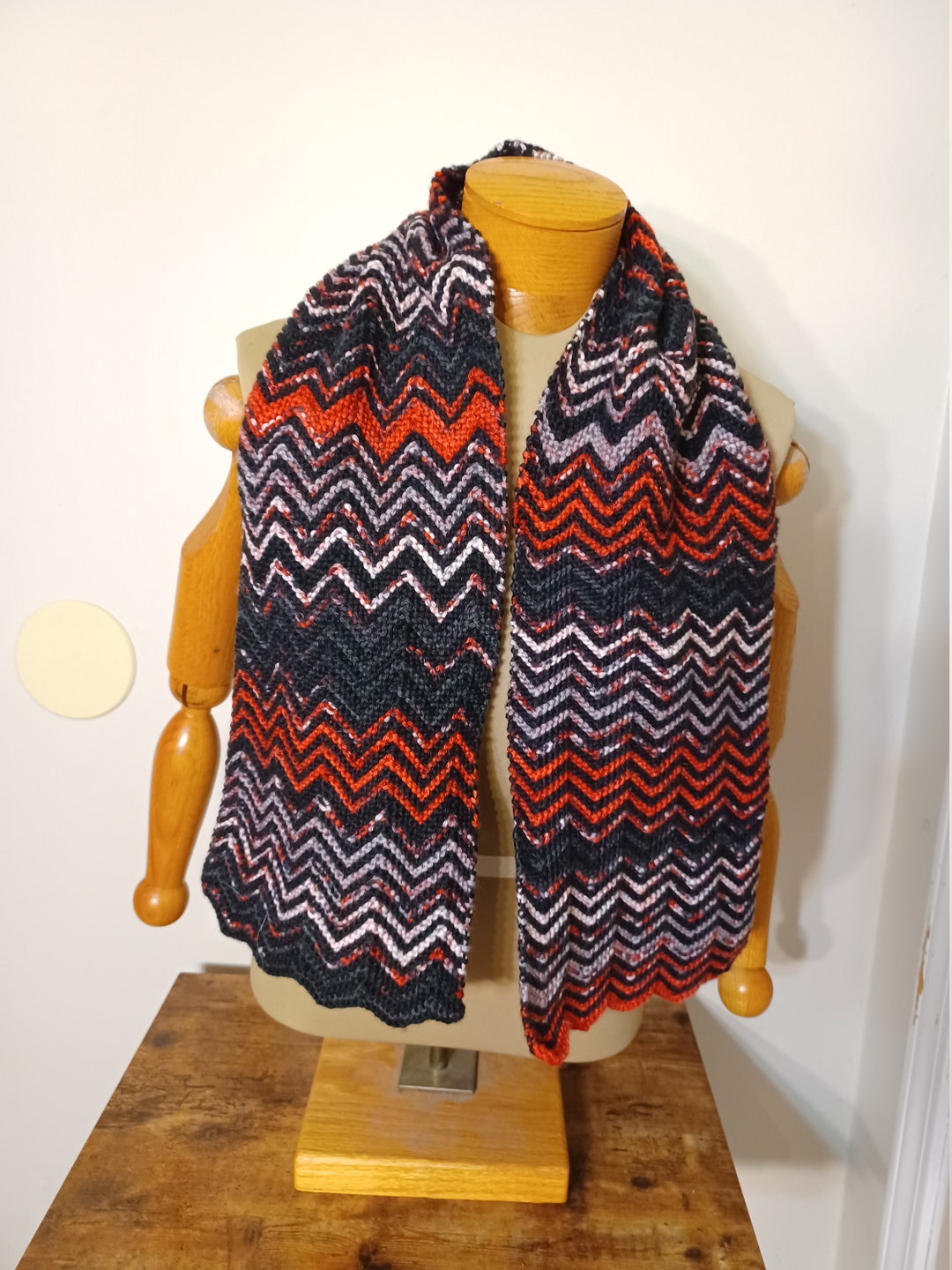 CLEARANCE - Black and Red Zikzak Zigzag Chevron Knitted