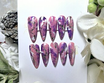 Uñas postizas Cosmic Blush – Mármol rosa y morado