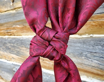 Cowboy Wild Rags - Foulards en pure soie - Vêtements western - Jacquard rouge et violet - Poids moyen 12 momme - Cadeaux pour lui - Cadeaux pour maman