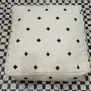 Lovely Siting pouffe ottoman pouffe handmade cushion cover 60x60x20cm