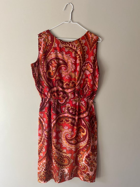 VTG 1960s sleeveless paisley dress