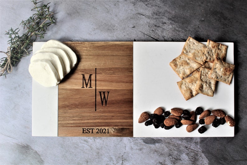 Minimalist Personalized Marble & Wood Charcuterie Cheese Serving Board For Bridal Shower Wedding Engagement Birthday Thank You Housewarming afbeelding 1