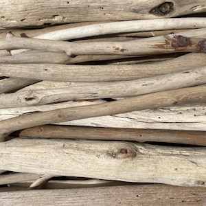 200 pieces of 5-10” driftwood, mostly straight, natural driftwood, DIY supply