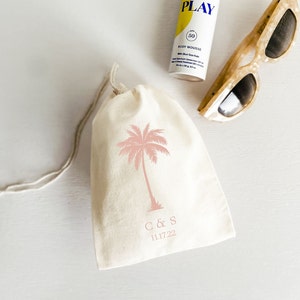 Palm Tree Destination Wedding - Wedding Favor Bag - Gift Bags - Wedding Party Favor - Personalized Hangover Kit - Custom Tropical Favor Bags