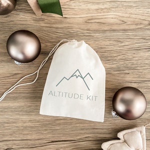 Apres Ski Bag - Altitude Kit - Mountain Hangover Kit - Christmas Gift - Ski Mountain Favor Bags - Winter Sports Bag - Ski Weekend Gift Bag