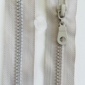Light Beige Open Ended Plastic or Closed ended chunky zip 4 cm - 80 cm, divisible or indivisible zip for Jacket, Chunky Zip