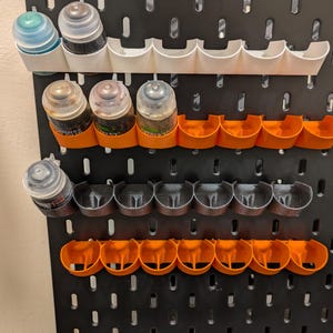 Hållare för färgdroppsflaskor till Citadel-färgflaskor för IKEA SKADIS Pegboard-färgställ Färgförvaring, fick han i present Citadel-färgburkställ