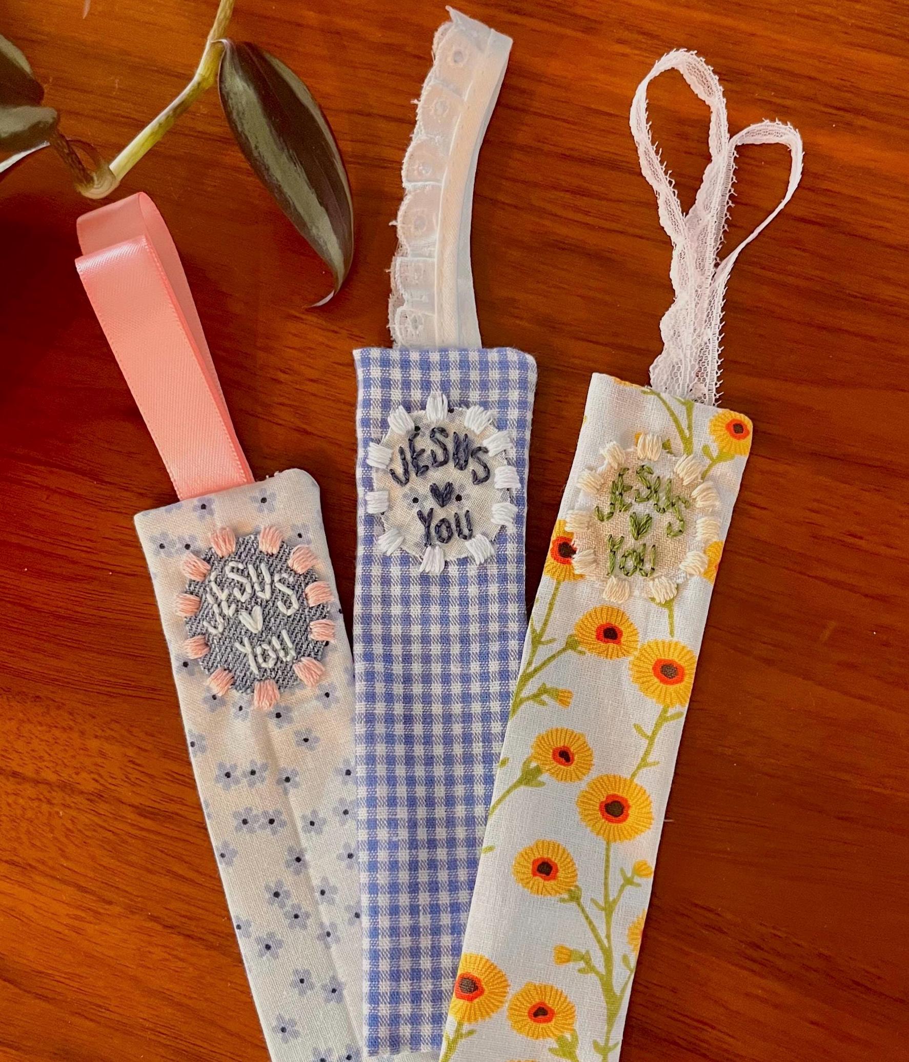 embroidered fabric bible bookmark (Jesus loves you)