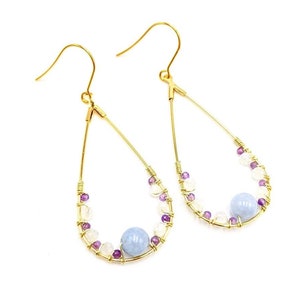 Handgefertigte Tropfengold Ohrringe mit Amethyst, Aquamarin und Mondstein