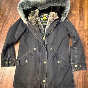 Moose Knuckle Black Parka Womens Jacket w Fur size XS