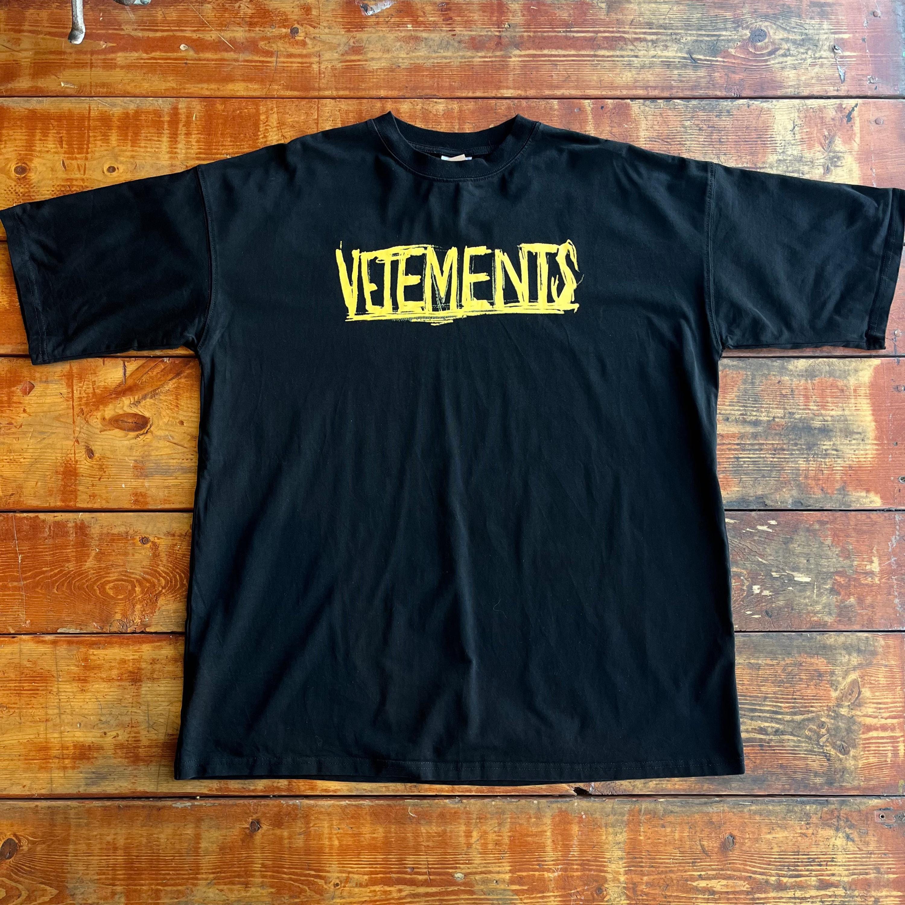 VETEMENTS★ワールドツアー ロゴ Tシャツ VETEMENTS ヴェトモン ブランド メンズ Tシャツ 半袖 ロゴ