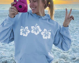 Hibiscus Flower Sweatshirt, Summer Vacation Shirt, Beachy Sweater, Trendy Preppy Clothes, Hibiscus jumper, Indie Retro, Beach Aesthetic