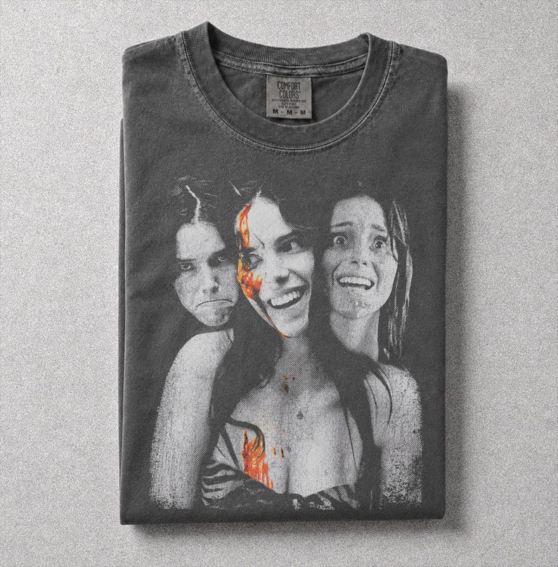 Camiseta Retro Nikki Obsession, Camiseta Comfort Colors Obsession com Estampa Gráfica de Filme de Terror, Presente Unissex para Mulheres e Homens imagem 1
