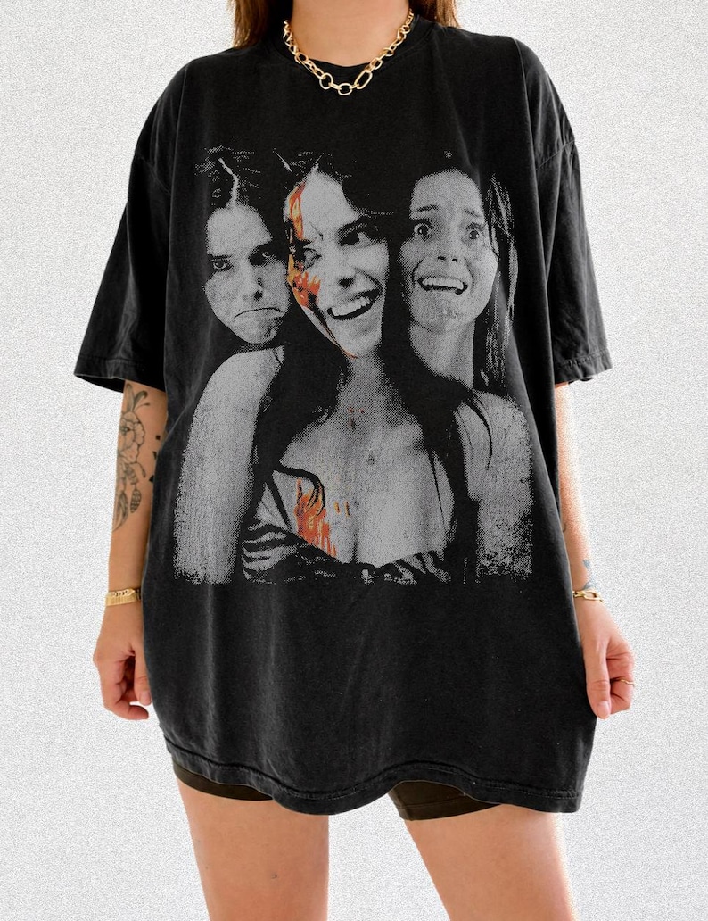 Camiseta Retro Nikki Obsession, Camiseta Comfort Colors Obsession com Estampa Gráfica de Filme de Terror, Presente Unissex para Mulheres e Homens imagem 3