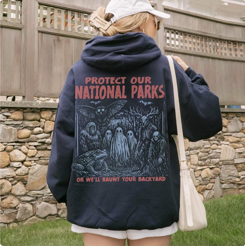 Sudadera con capucha vintage de parques nacionales de críptidos UNSX de los 90, sudadera para proteger nuestros parques, camping y senderismo, camiseta retro Wanderlust, sudadera con capucha de criaturas fantásticas Navy