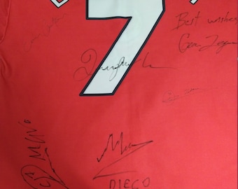 M.UNITED JERSEY SIGNED