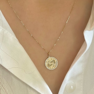 14k Solid Gold Medallion Diamond Zodiac Pendant Necklace - Pisces Necklace - Dainty Zodiac Jewelry - Medallion Necklace - Horoscope Necklace