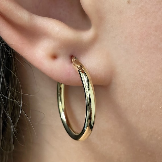 14K Yellow Gold Round Diamond Huggie Hoop Earrings – Allen's Jewelers