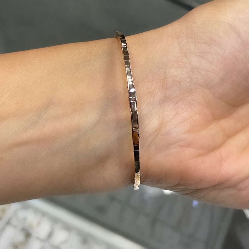 Real Solid Gold Bangle Bracelet / Real Gold Jewelry / High-Quality Jewelry / Natural Diamond Bracelet / Conflict-Free Diamonds / Diamond Bangle in 14k Gold / 14k Gold Diamond Bangle / Diamond Flexible Bracelet / Diamond Flexi Bangle / Dainty Bangle