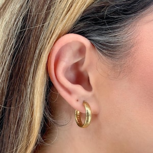 14k Gold Hoop Earrings - Hollow Italian Yellow Gold Earrings - Textured Gold Hoop Earrings - Vintage Gold Hoop Earrings - Small/Medium Hoops