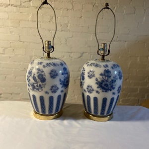 Set of 2 Blue and White   Ginger Jar Shape