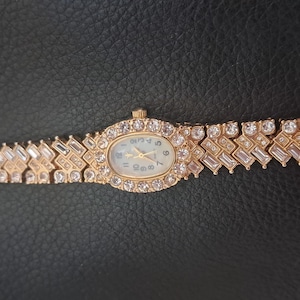 VTG  Goldtone Quartz Watch with Crystals
