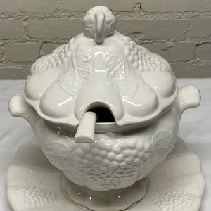 VTG Ceramic Soup Tureen.