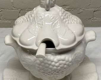VTG Ceramic Soup Tureen.