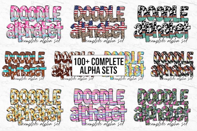 Pu&ograve; includere: Una collezione di oltre 100 set completi di alfabeti scarabocchiati. Ogni set presenta un motivo diverso, tra cui stampa di mucca, tie-dye, girasoli e strisce. Il testo "DOODLE ALPHABET" &egrave; visualizzato in ogni set.