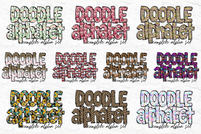 Pu&ograve; includere: Un set di nove immagini clipart digitali che presentano le parole "DOODLE ALPHABET" in vari disegni di motivi colorati. Ogni immagine include il testo "complete alpha set".