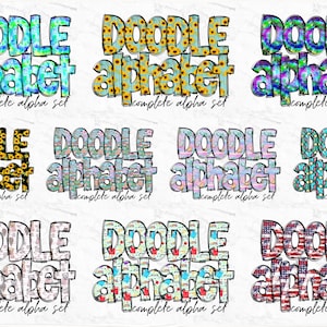 Pu&ograve; includere: Un set di nove immagini clipart digitali che mostrano le parole "Doodle Alphabet" in vari motivi colorati. Ogni immagine include un motivo diverso, come girasoli, tie-dye e la bandiera americana.