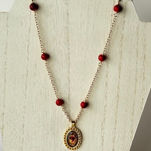 Sacred Heart of Jesus Necklace, Gift of faith for Mom, mother-in-law, Grandmother, Catholic Jewelry, Scapular the Sacred Heart, Sister gift