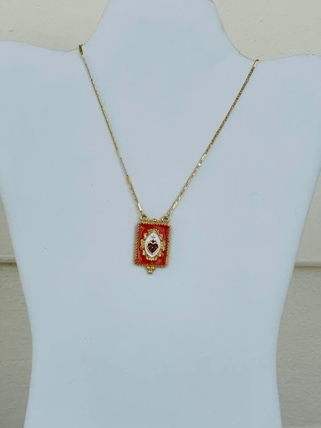 Sacred Heart of Jesus Necklace,Sacred Heart Chain, Sacred Heart Scapular, Catholic Jewelry, Gifts of faith, Gift for Mom , Confirmation Gift