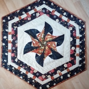 Swirl Log Cabin Table Centre