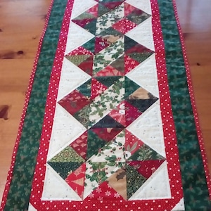 Christmas Twist Table Runner PDF