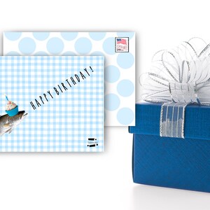 Verjaardagskaart voor liefhebber van vissen! Vis met cupcake. Meteen downloaden. Digitaal of per post verzenden. Envelopsjabloon inbegrepen! Modern/leuk