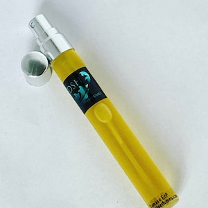 Re-Assess Voile de Parfum, penna profumata spray da 10 ml, misura viaggio per l’infanzia, erba verde, VETIVER, BENESSERE, profumo artigianale calmante