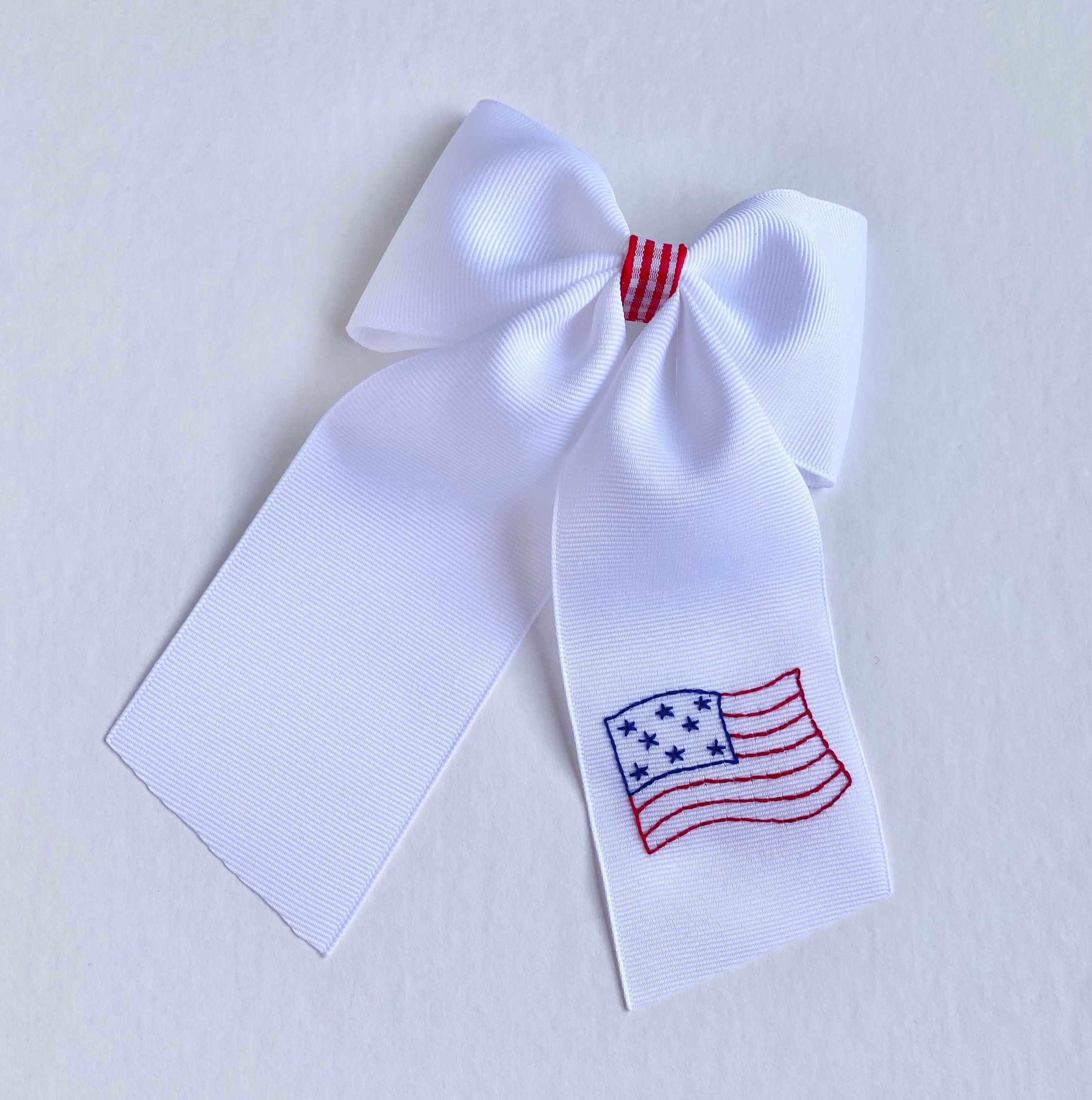 Round Top Stake Bow American Flag main image 0